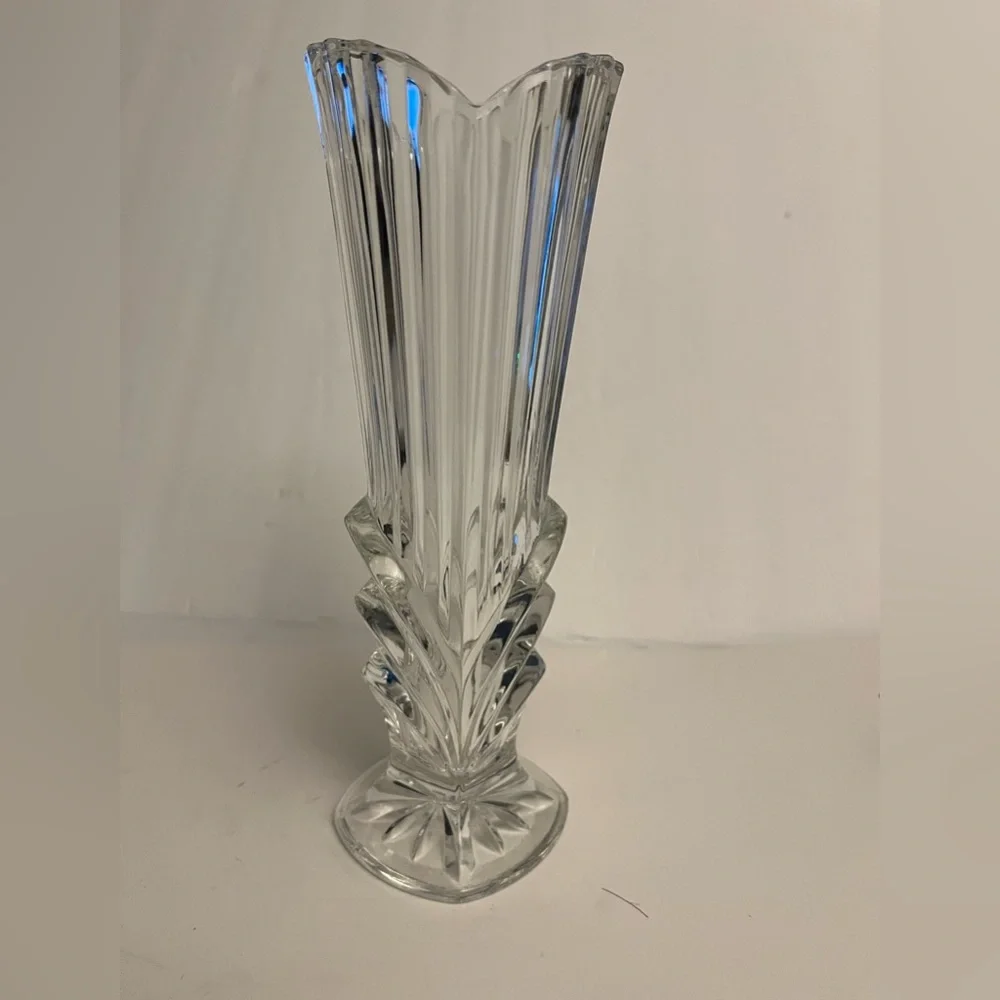 New Studio Nova Belmont Crystal Bud VASE size 8”1/4 H WX127/620